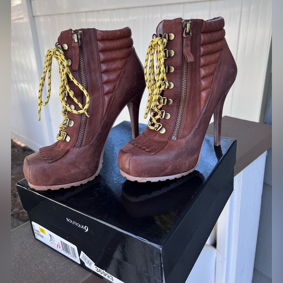 Boutique 9 Platform Bootie - Picture 2 of 7